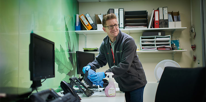 <h3 style="text-align: center;"><strong>Commercial Cleaning</strong></h3>